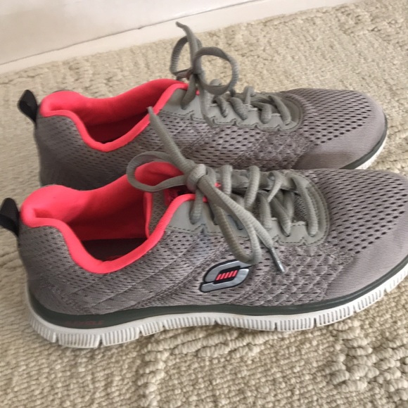 Skechers good Condition Size 7 - Picture 12 of 12